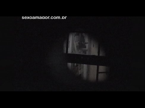 ❤️ Blondie estas sekrete filmita fare de najbara voyeur kaŝita malantaŭ kavaj brikoj ️ Belega porno ĉe eo.bladesoul.top ❌❤